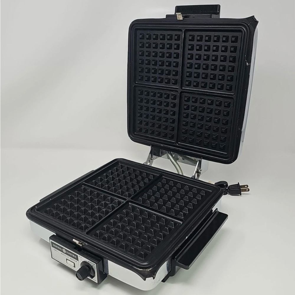 Vintage General Electric A2G48T Grill Waffle Baker 9” Reversible Plates WORKS